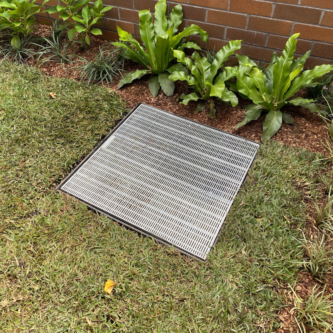 Plastic Drainage Pit with Galvanised Grate