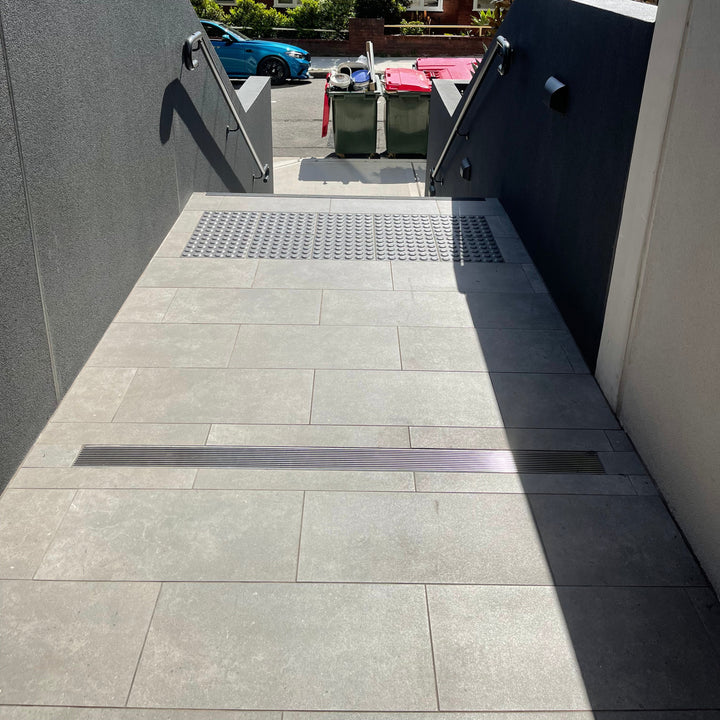 Plastic Strip Drain Kit + SS Heelguard Grate