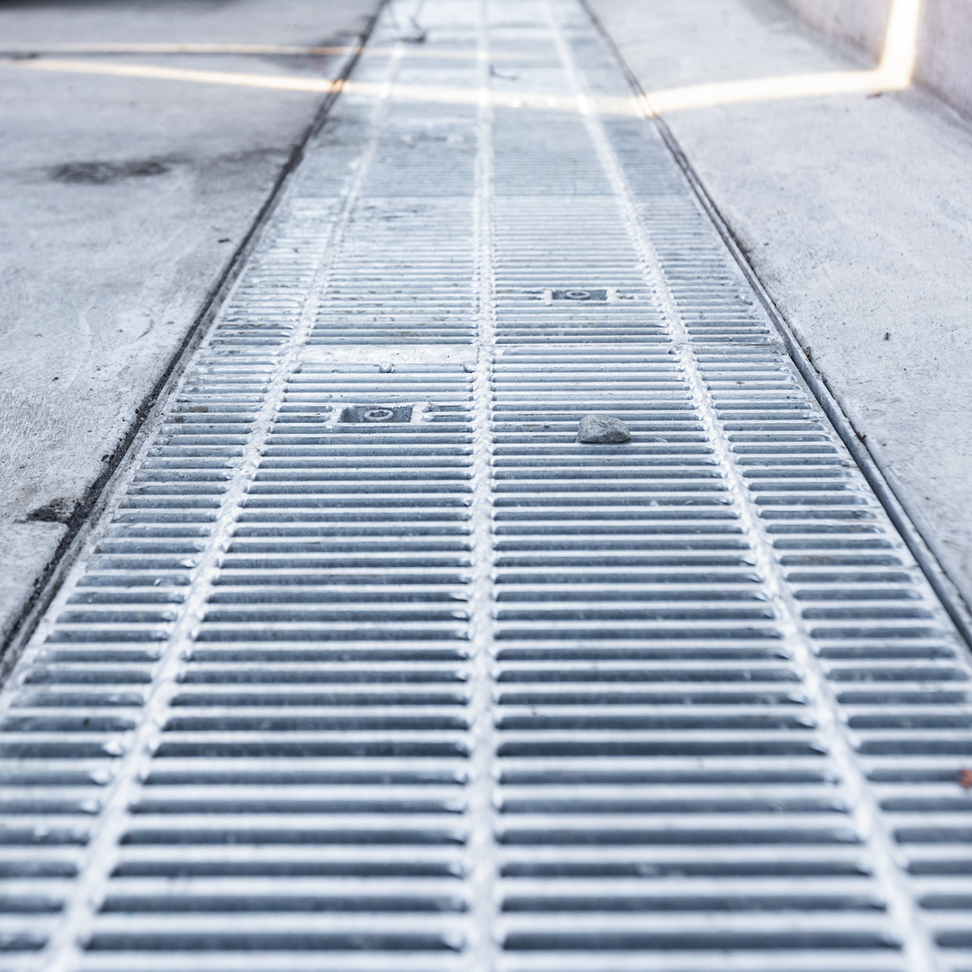 MEGAGUARD™- Heelguard Galvanised Class D HEAVY DUTY Grate & Frame