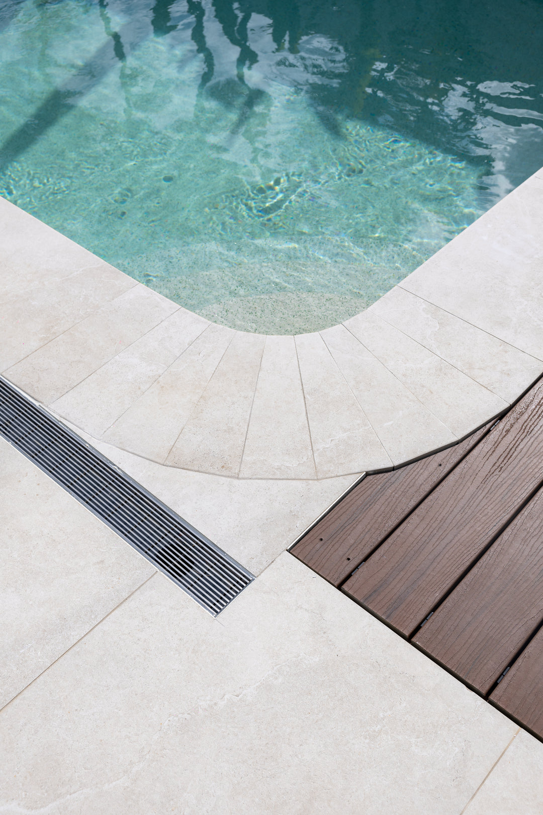 Plastic Strip Drain Kit + SS Heelguard Grate