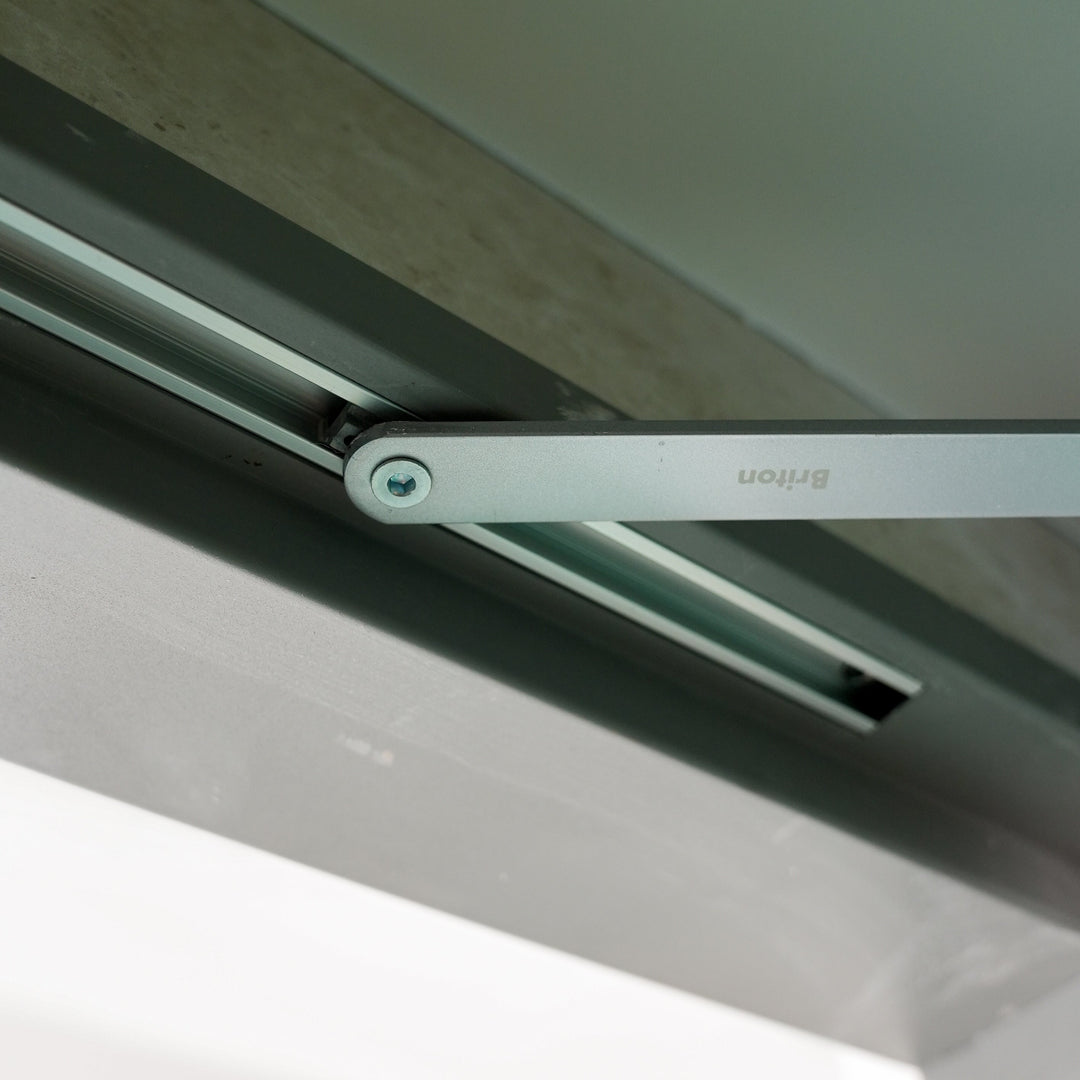 Briton 1120 Series Door Closers